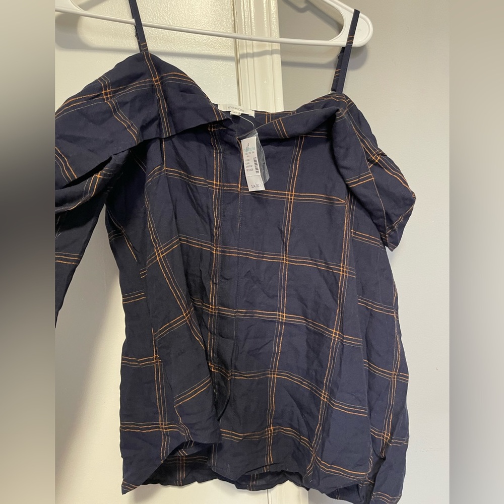 Off the shoulder long sleeve shirt